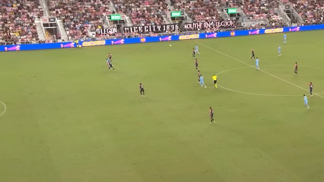 Messi Assist #395