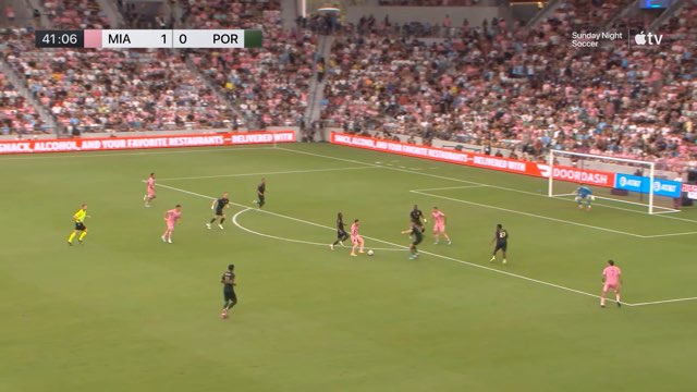 Messi Assist #412